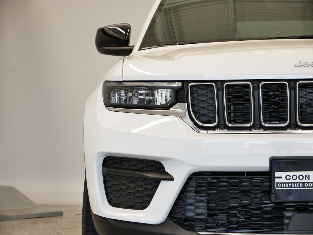 Thumbnail: 2025 Jeep Grand Cherokee - 50