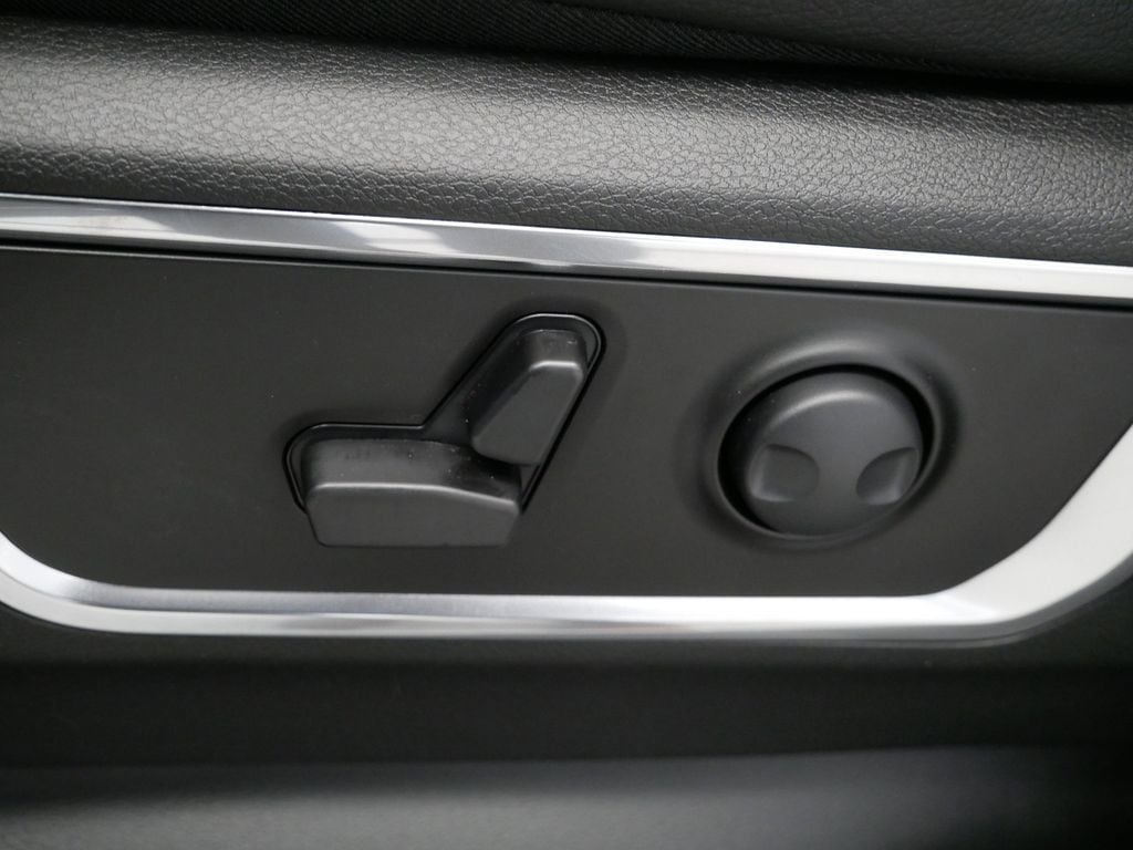 Thumbnail: 2025 RAM 1500 - 36
