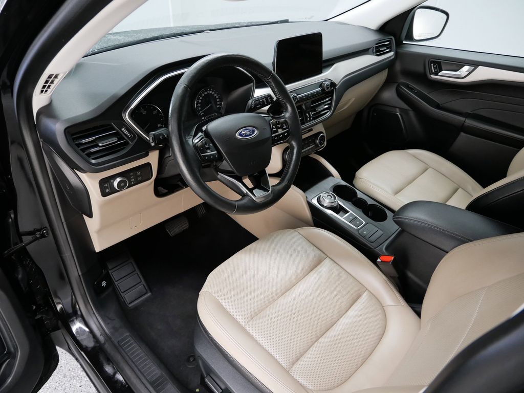 Thumbnail: 2021 Ford Escape - 2
