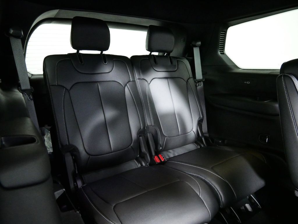 Thumbnail: 2025 Jeep Grand Cherokee L - 28