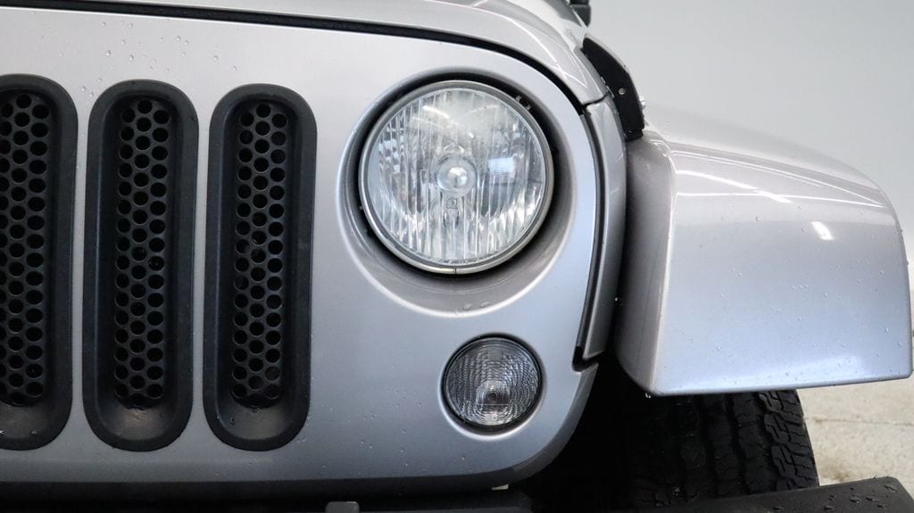 Thumbnail: 2014 Jeep Wrangler - 9