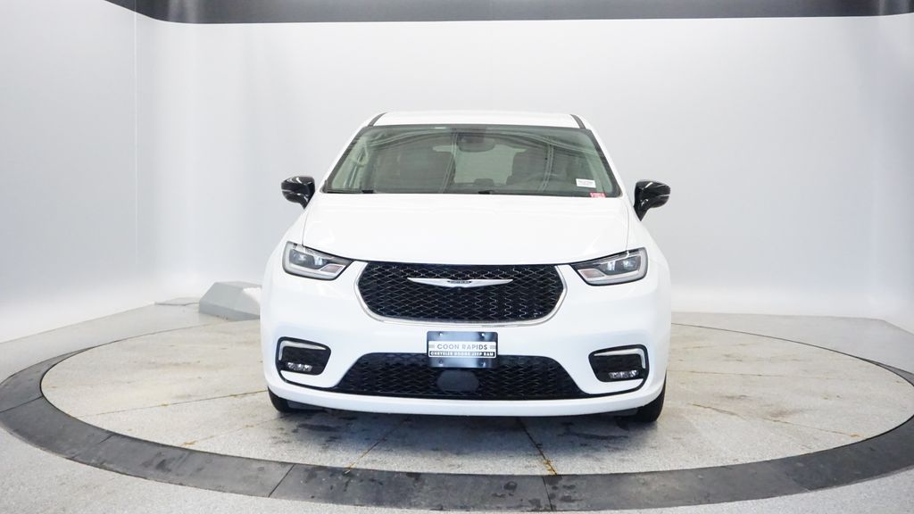 Thumbnail: 2024 Chrysler Pacifica - 11