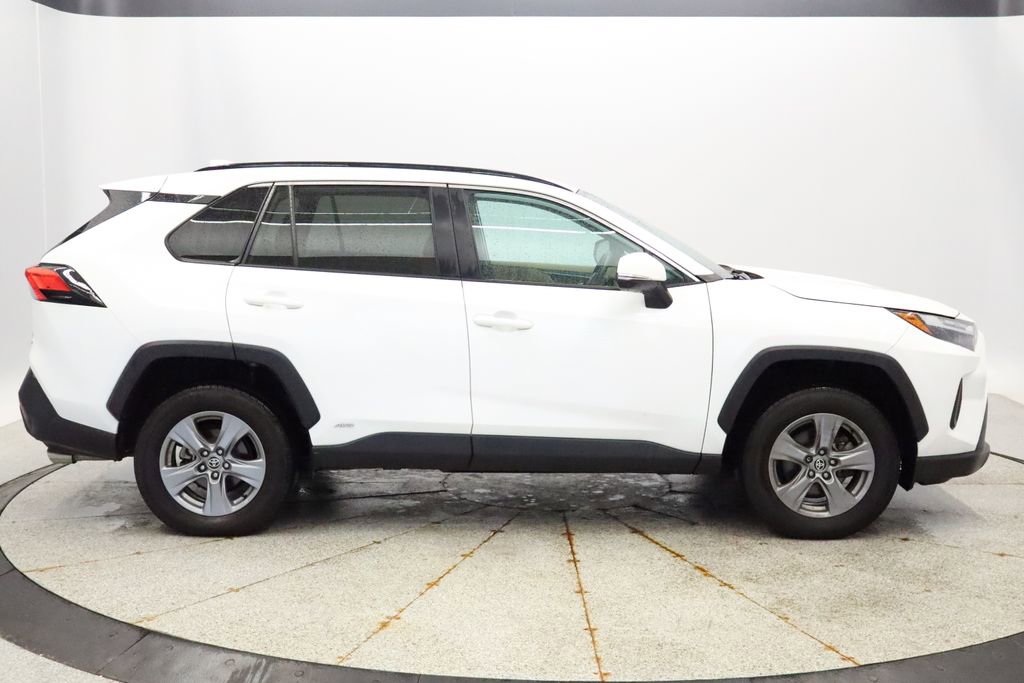 Thumbnail: 2022 Toyota RAV4 - 8