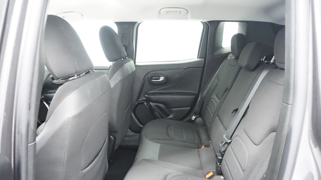 Thumbnail: 2016 Jeep Renegade - 28