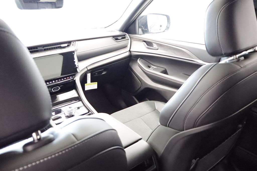 Thumbnail: 2026 Jeep Grand Cherokee L - 13