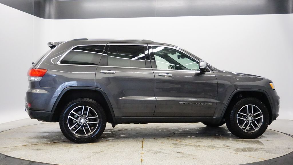 Thumbnail: 2017 Jeep Grand Cherokee - 7