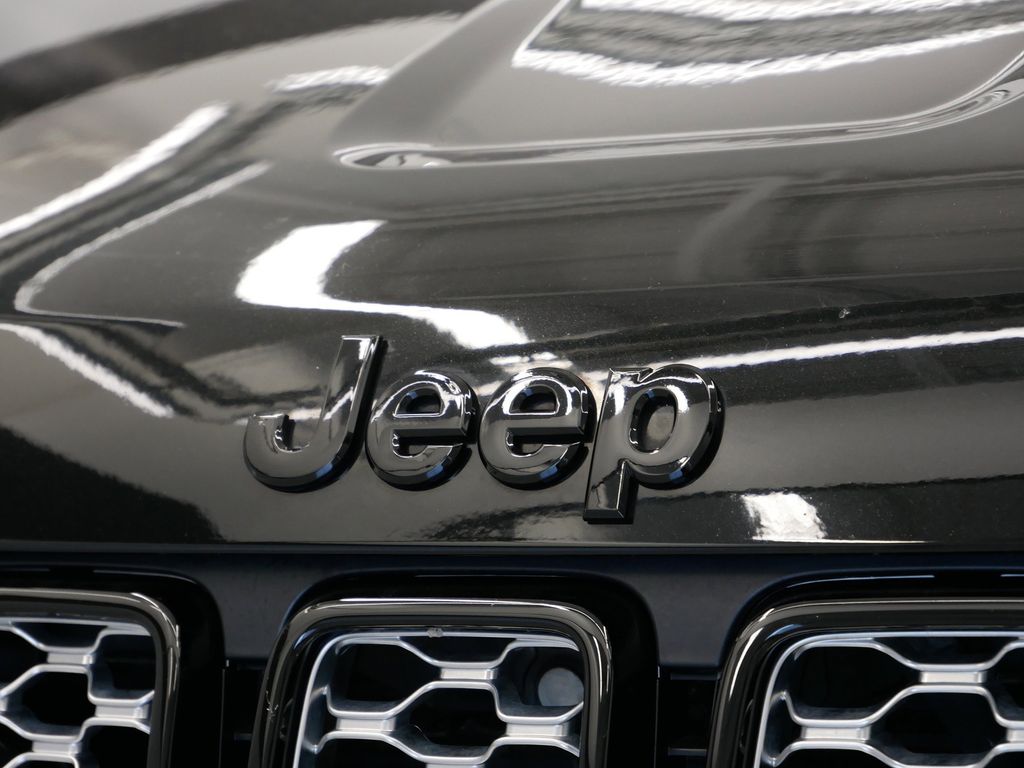 Thumbnail: 2022 Jeep Grand Cherokee - 50