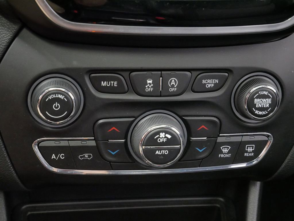 Thumbnail: 2022 Jeep Cherokee - 38