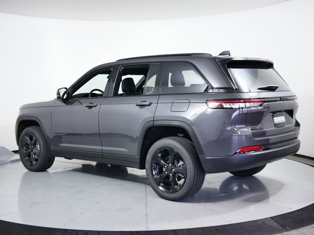 Thumbnail: 2024 Jeep Grand Cherokee - 15