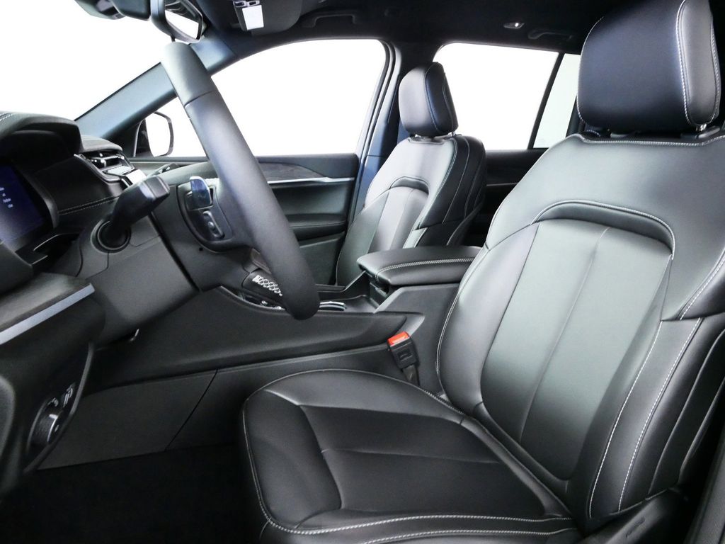 Thumbnail: 2024 Jeep Grand Cherokee - 35