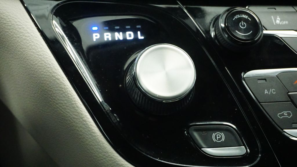 Thumbnail: 2024 Chrysler Pacifica - 33