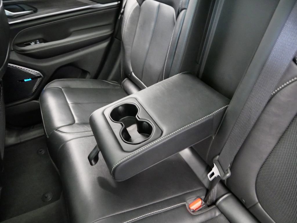 Thumbnail: 2022 Jeep Grand Cherokee - 13