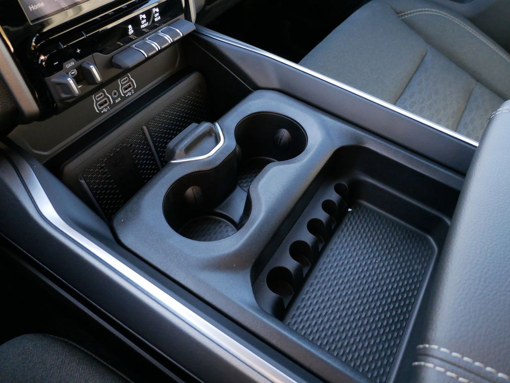 Thumbnail: 2026 RAM 1500 - 48