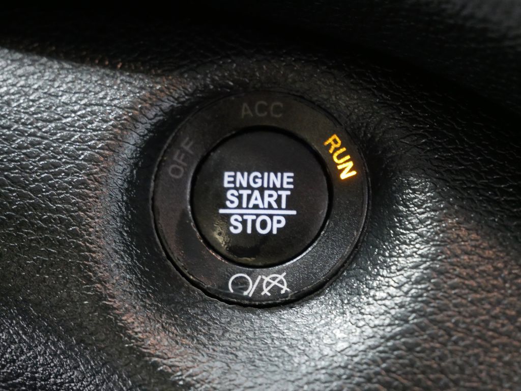 Thumbnail: 2022 Jeep Cherokee - 41