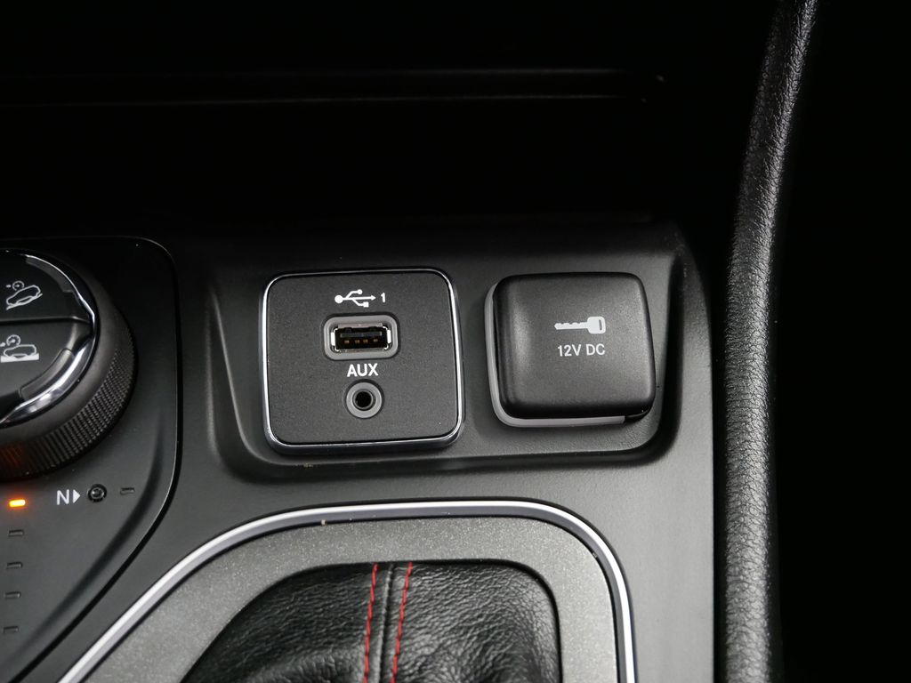 Thumbnail: 2022 Jeep Cherokee - 36