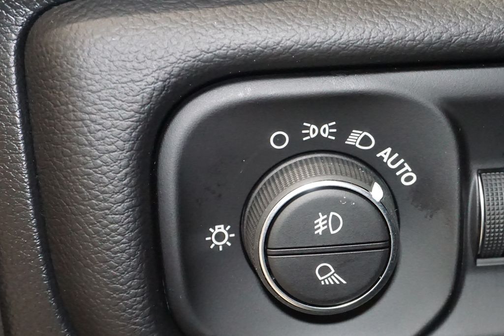 Thumbnail: 2026 RAM 1500 - 36