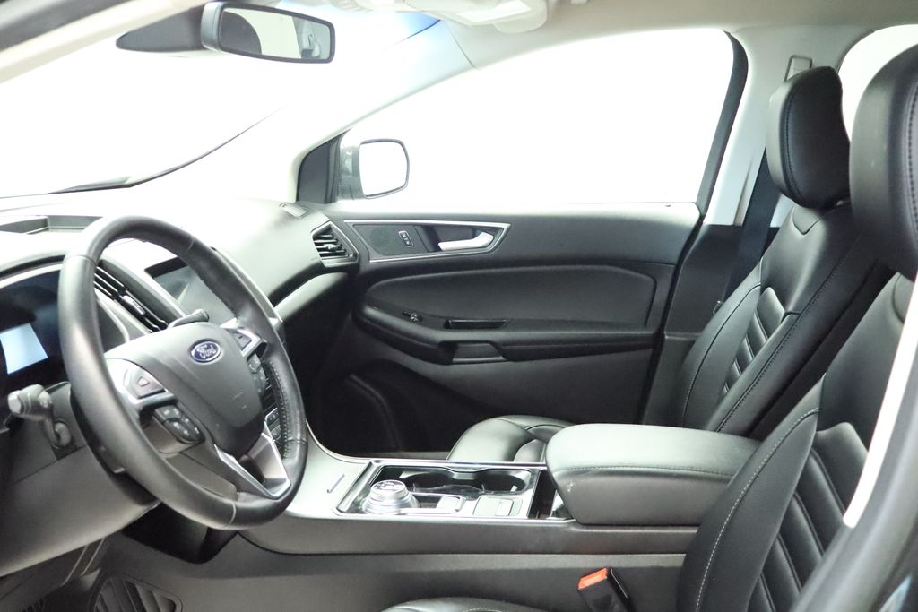 Thumbnail: 2020 Ford Edge - 27