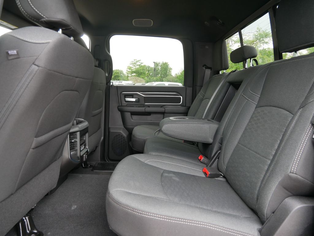 2025 RAM 3500 Big Horn 21