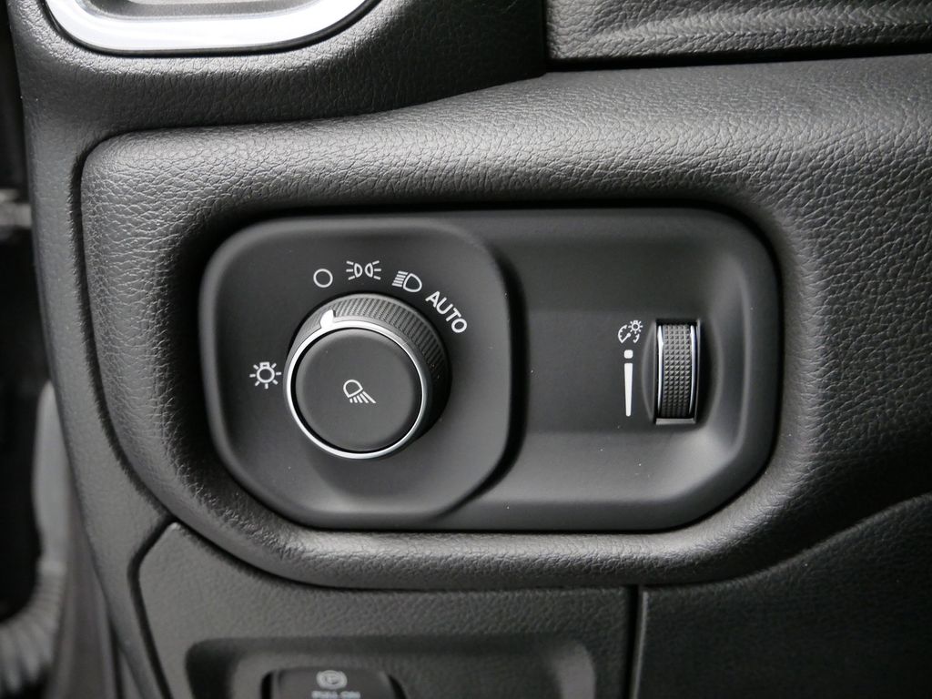 Thumbnail: 2024 RAM 1500 - 23