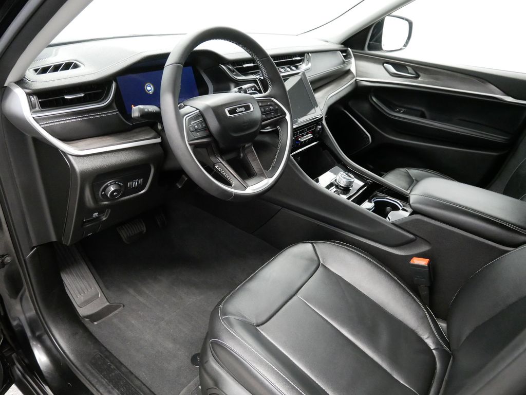 Thumbnail: 2022 Jeep Grand Cherokee L - 2