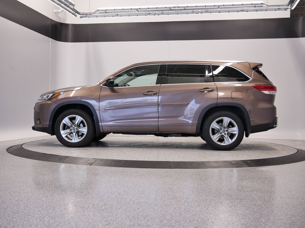 Thumbnail: 2017 Toyota Highlander - 2