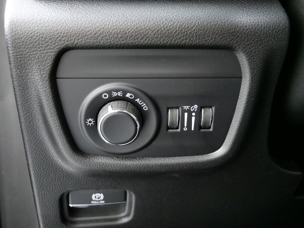 Thumbnail: 2024 Jeep Grand Cherokee - 37