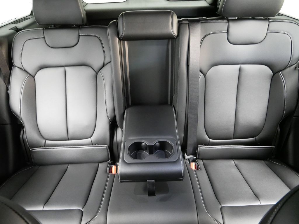 Thumbnail: 2025 Jeep Grand Cherokee - 21