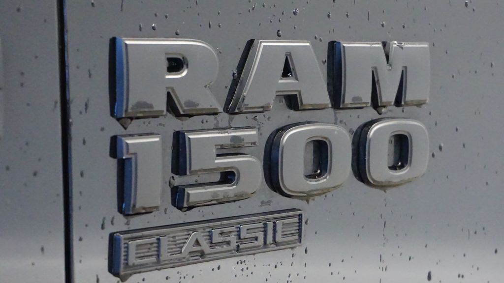 Thumbnail: 2019 RAM 1500 Classic - 17