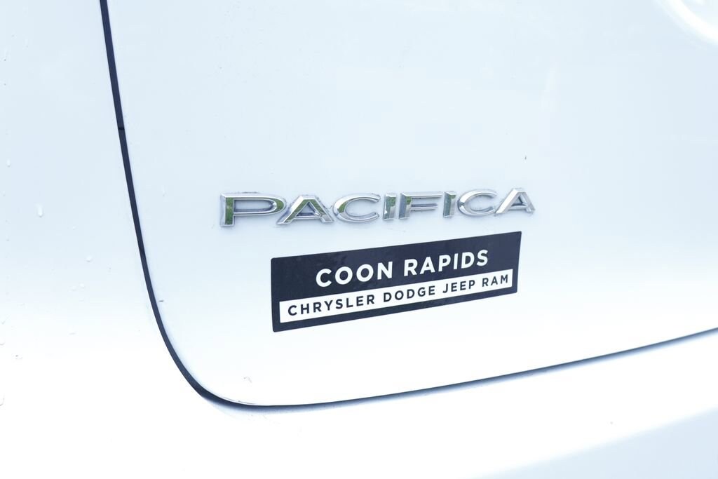 Thumbnail: 2023 Chrysler Pacifica - 10