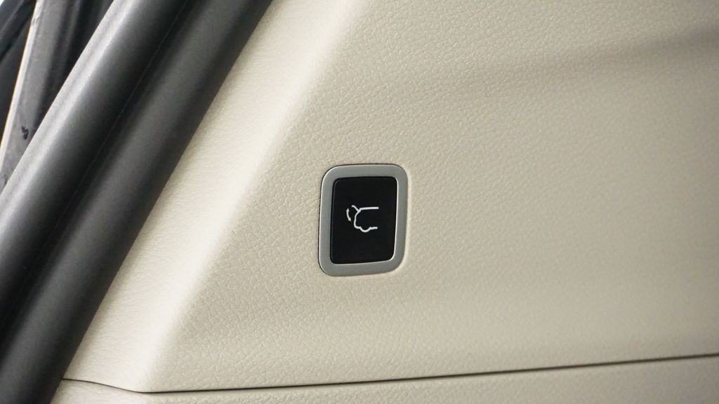 Thumbnail: 2024 Chrysler Pacifica - 13