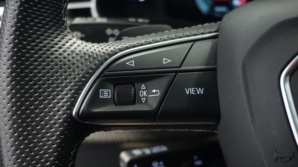 Thumbnail: 2022 Audi SQ8 - 30