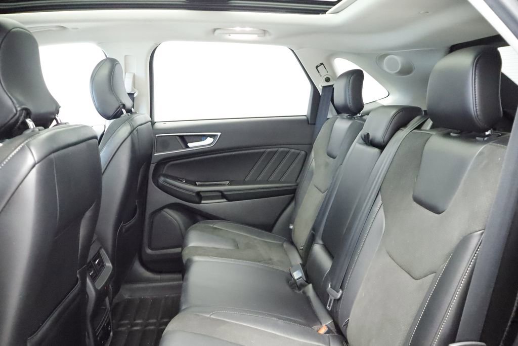 Thumbnail: 2016 Ford Edge - 22