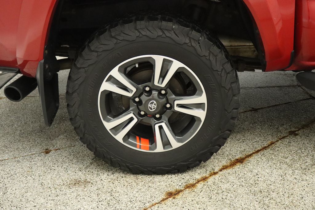 Thumbnail: 2017 Toyota Tacoma - 17