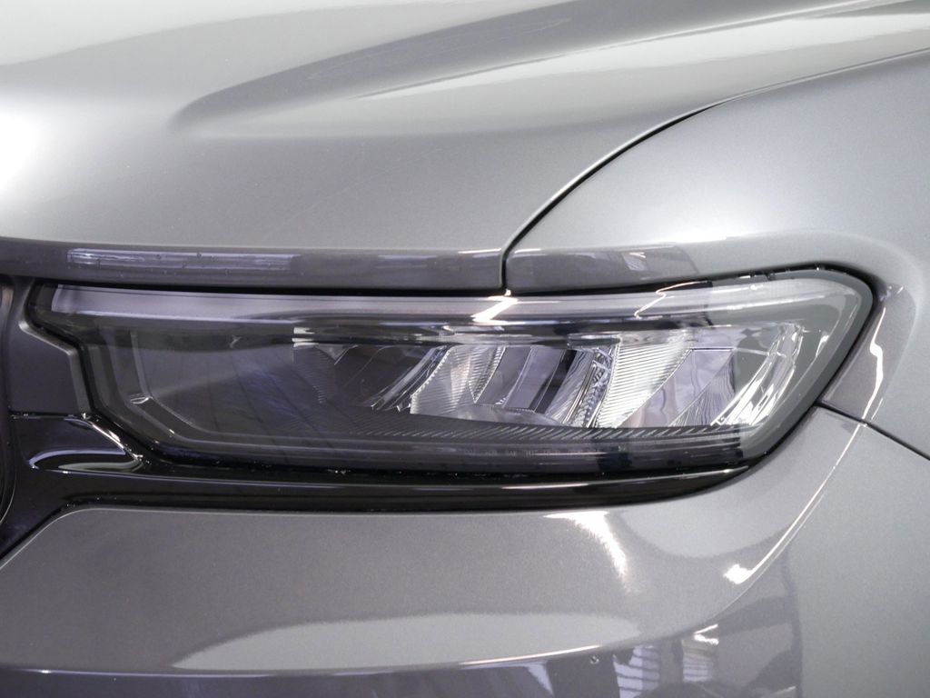 Thumbnail: 2025 Jeep Grand Cherokee - 18