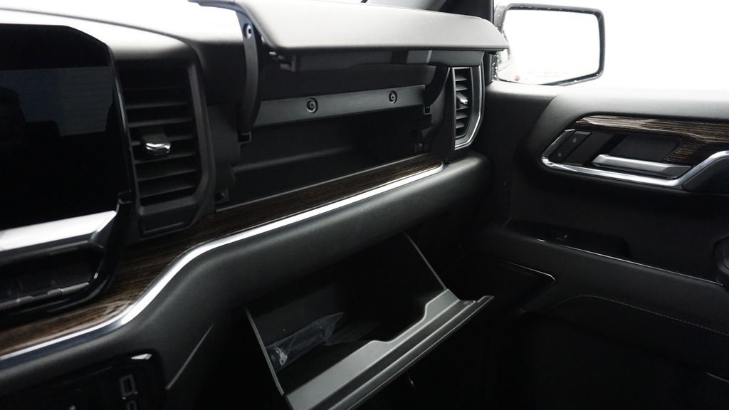 Thumbnail: 2024 GMC Sierra 1500 - 41