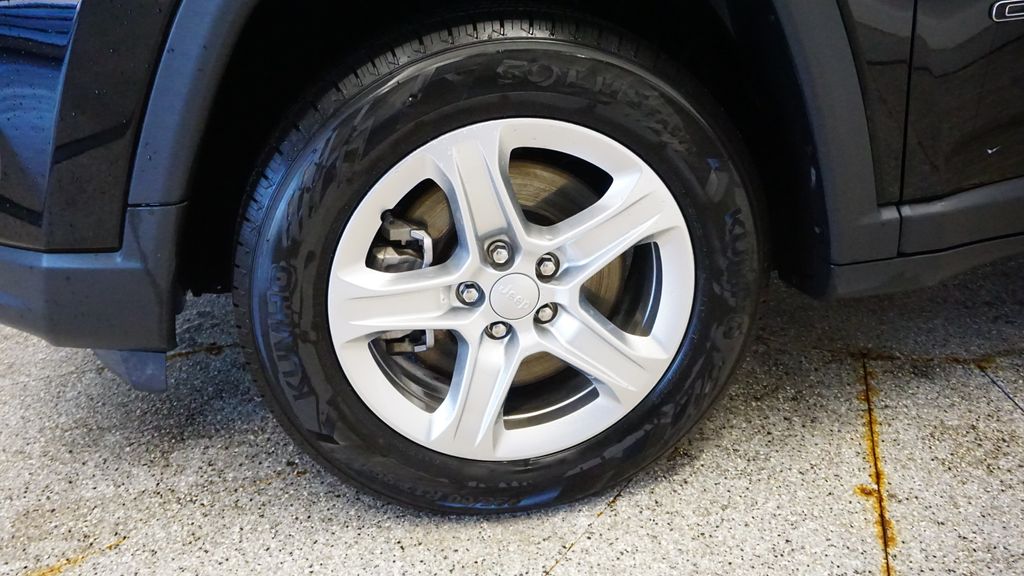 Thumbnail: 2023 Jeep Compass - 10