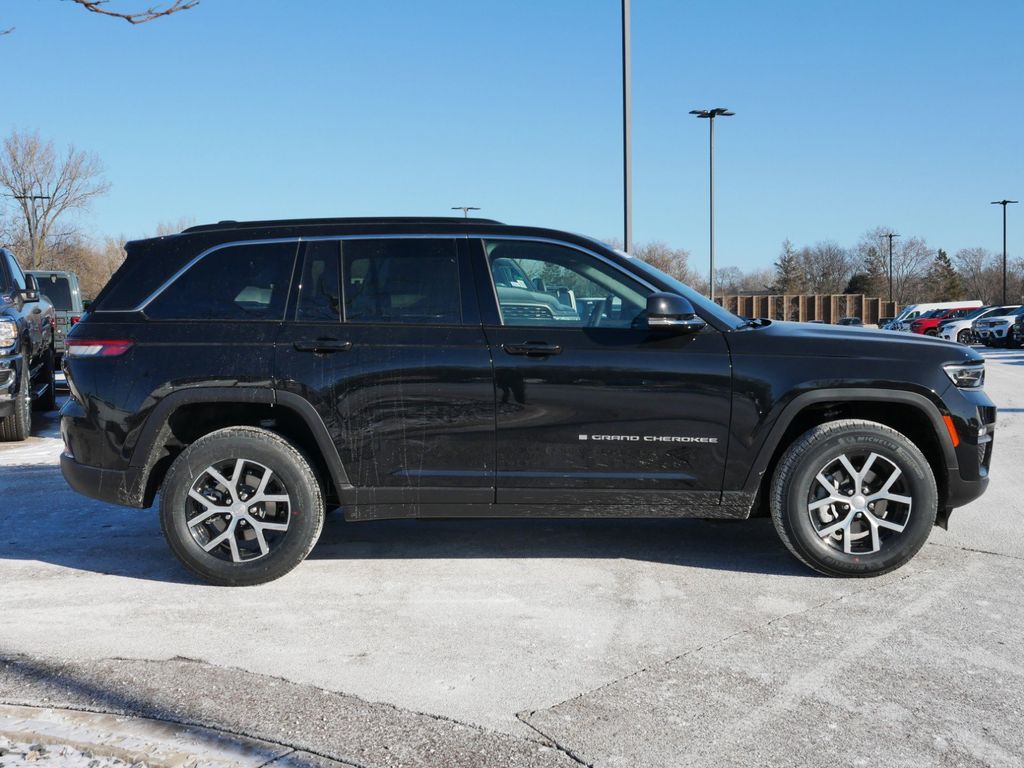 Thumbnail: 2025 Jeep Grand Cherokee - 9