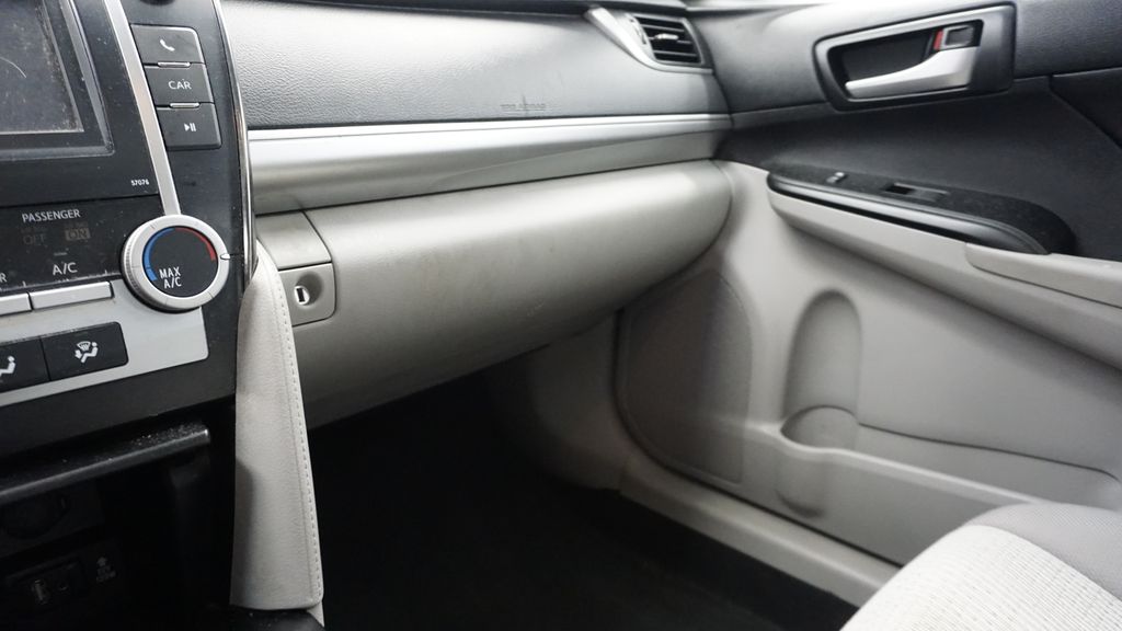 Thumbnail: 2013 Toyota Camry - 31