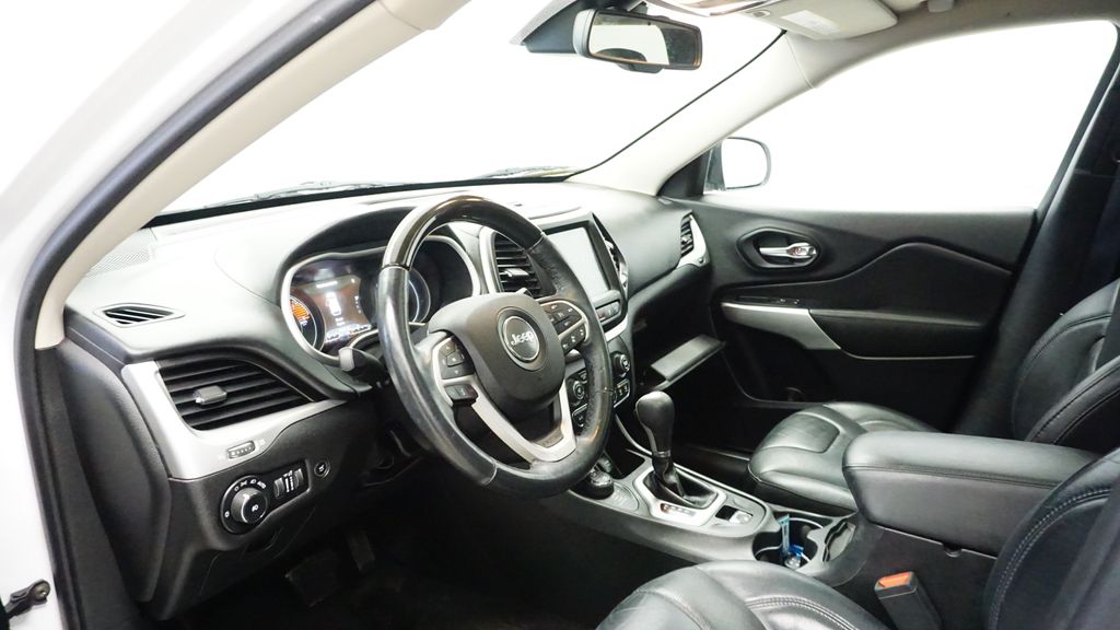 Thumbnail: 2016 Jeep Cherokee - 23