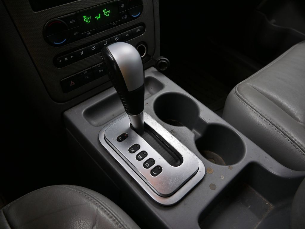 Thumbnail: 2005 Ford Freestyle - 28