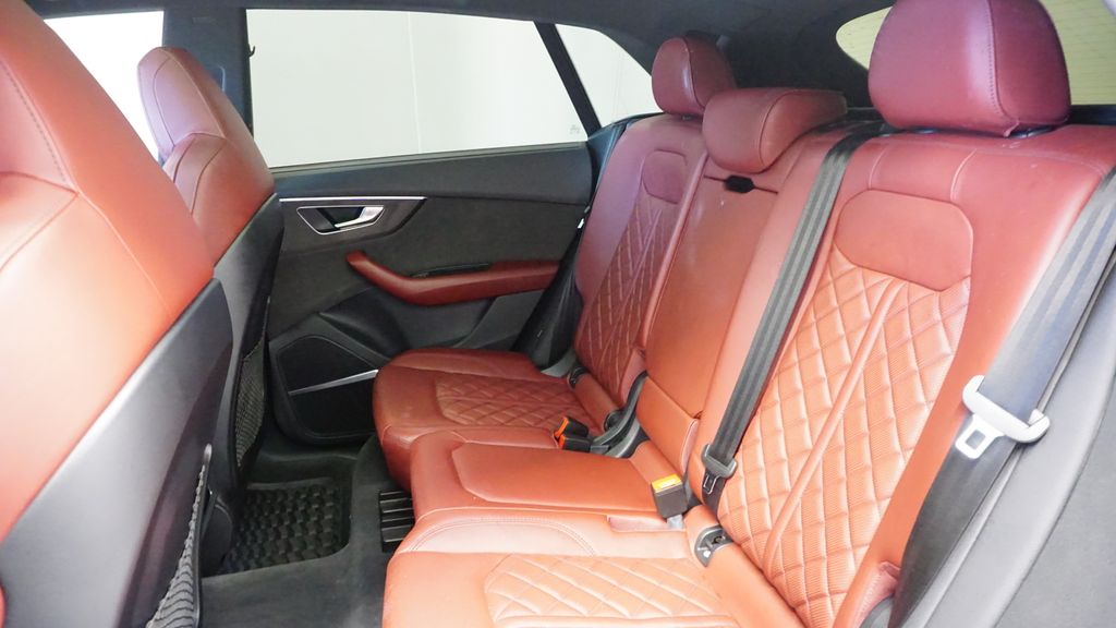 Thumbnail: 2022 Audi SQ8 - 18