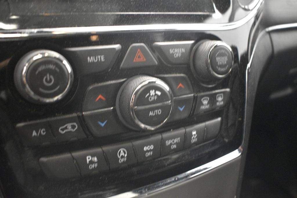 Thumbnail: 2020 Jeep Grand Cherokee - 22