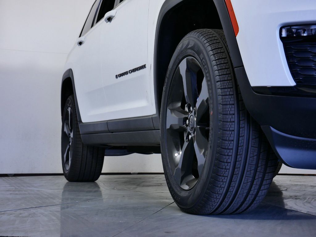 Thumbnail: 2025 Jeep Grand Cherokee L - 7