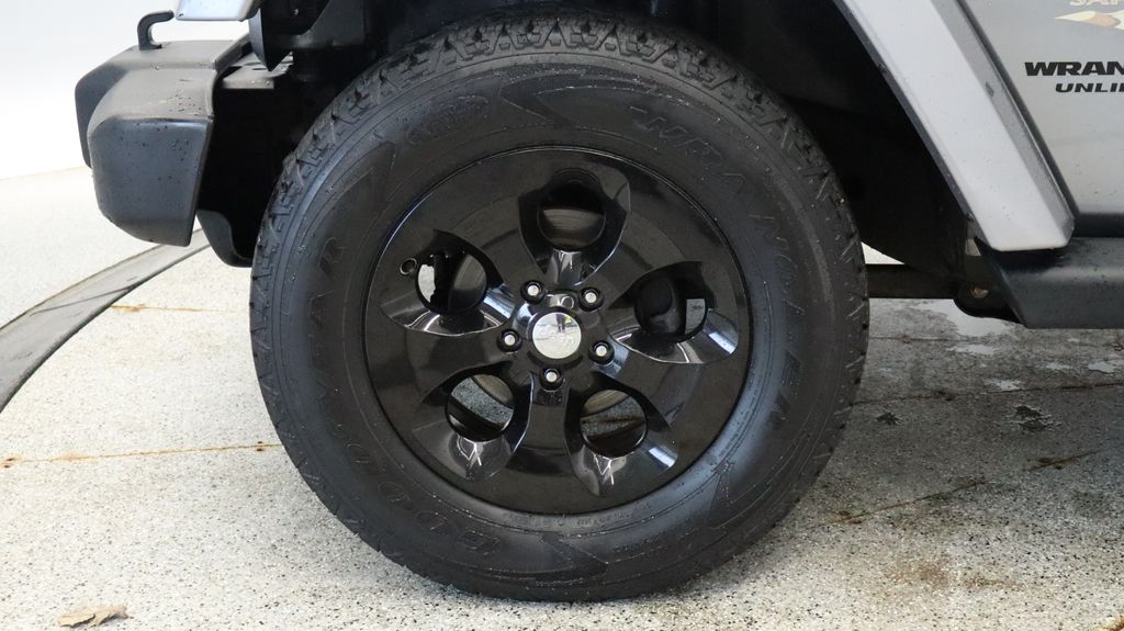 Thumbnail: 2014 Jeep Wrangler - 12