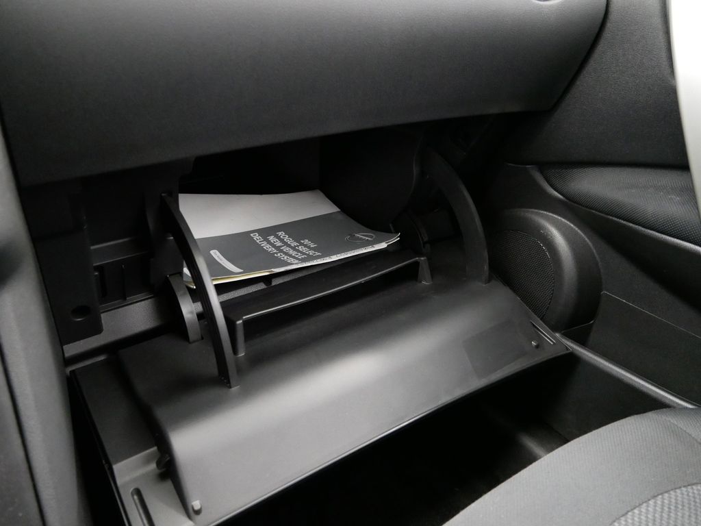Thumbnail: 2014 Nissan Rogue - 30
