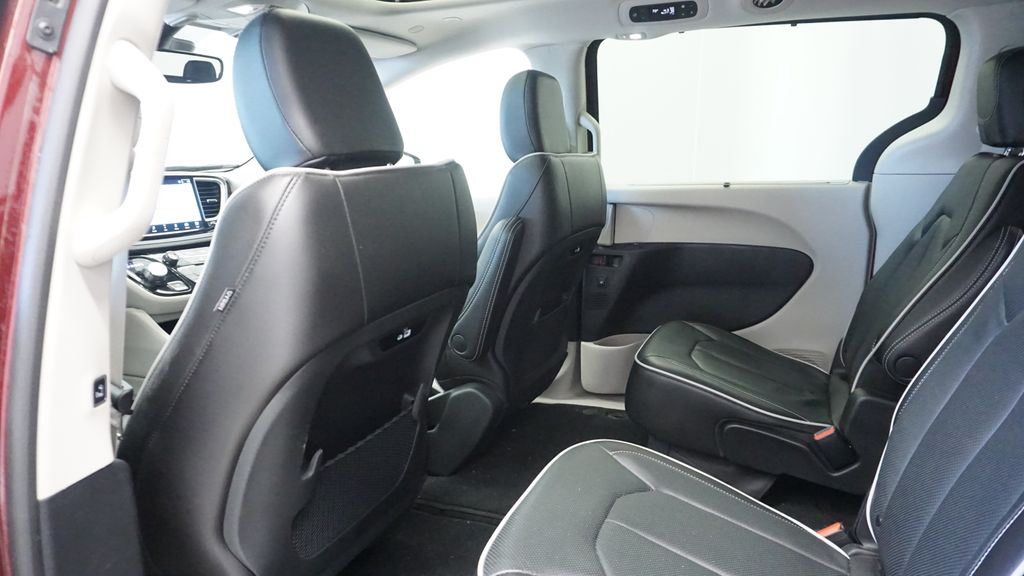 Thumbnail: 2023 Chrysler Pacifica - 20