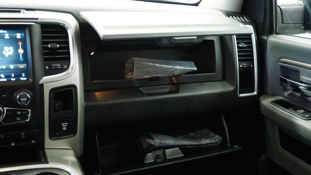 Thumbnail: 2019 RAM 1500 Classic - 26