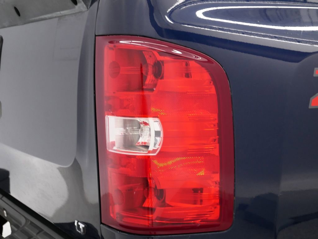 Thumbnail: 2011 Chevrolet Silverado 1500 - 18