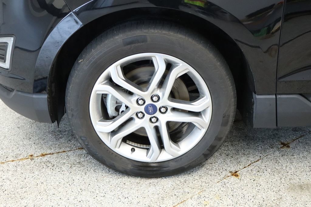 Thumbnail: 2017 Ford Edge - 14