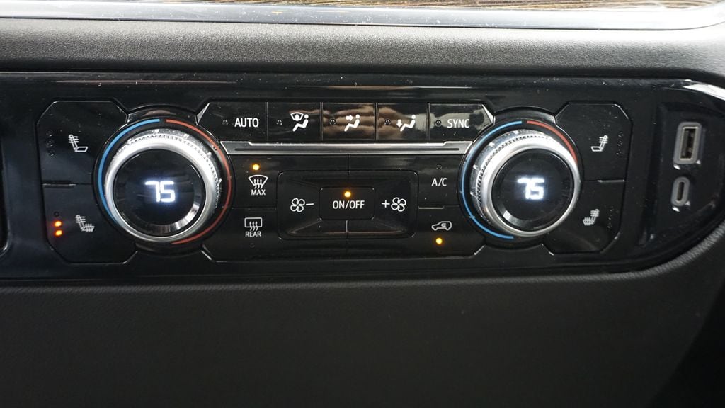 Thumbnail: 2024 GMC Sierra 1500 - 43